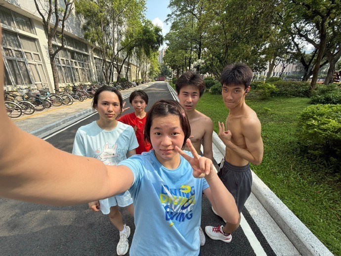 们全老师笑, inews
