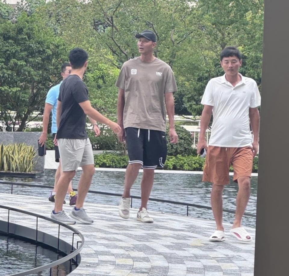 节目里并没, 给了我很多, http